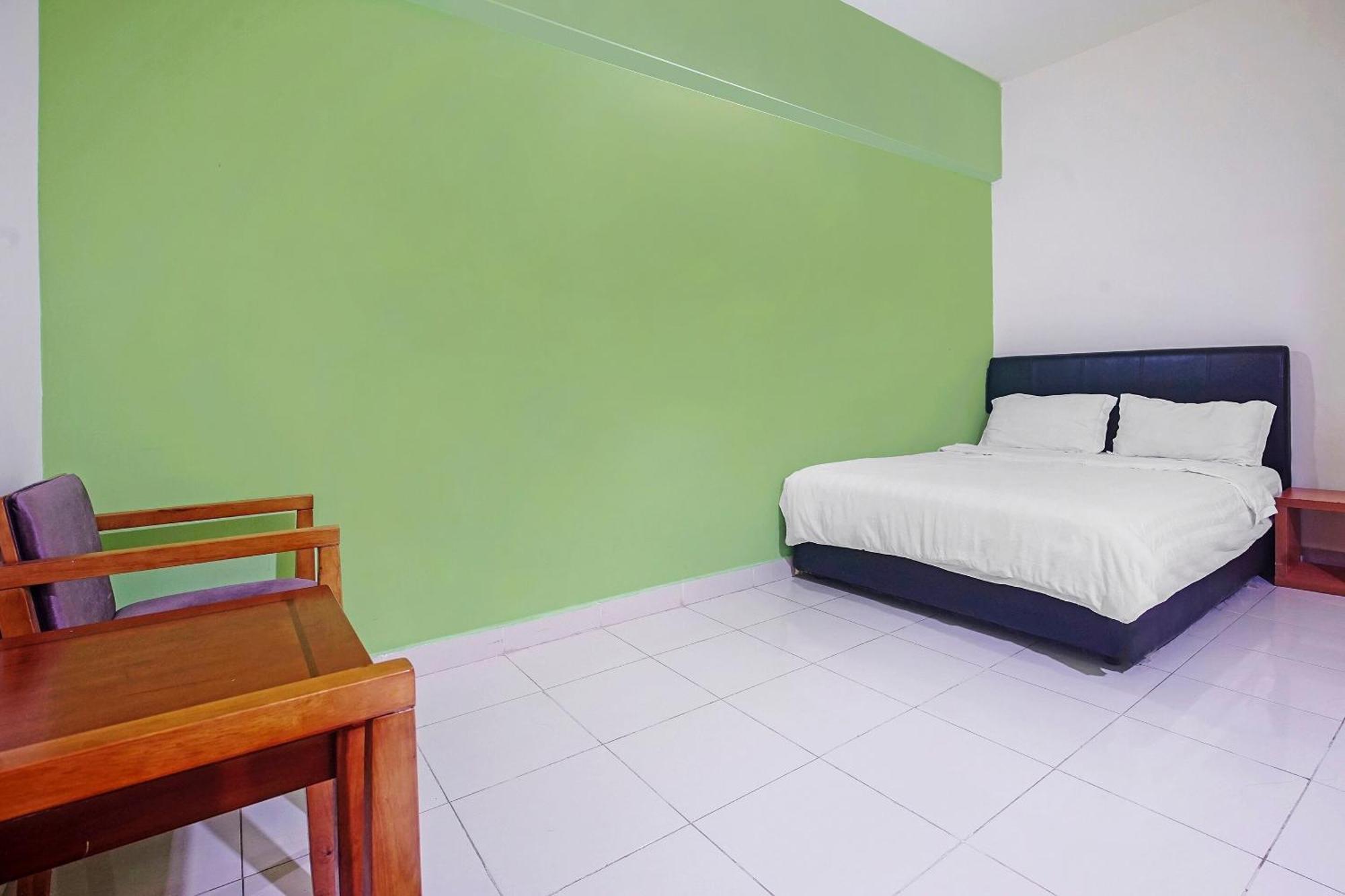 Hotel Night Queen Salak Tinggi Sepang Zewnętrze zdjęcie