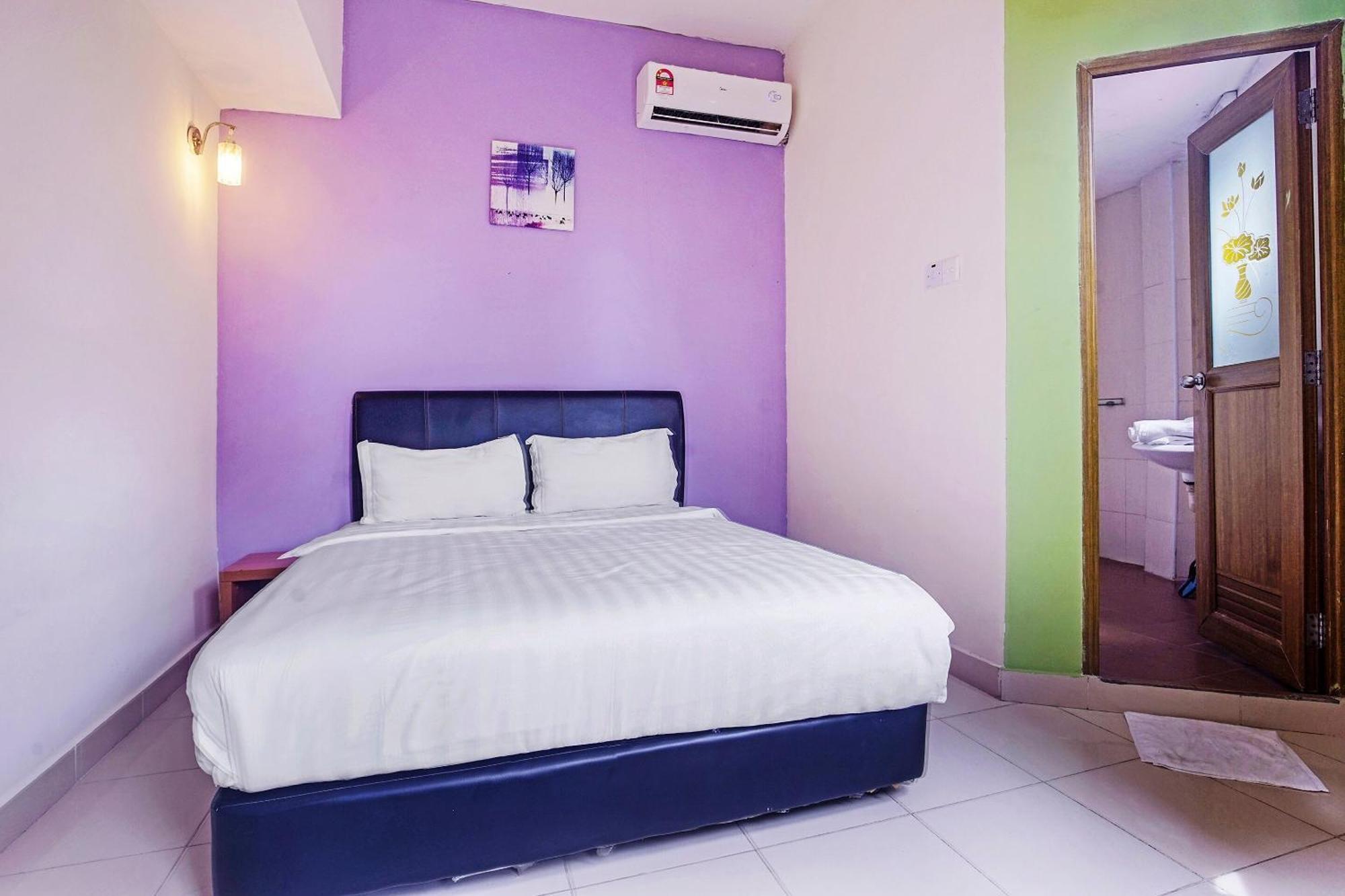 Hotel Night Queen Salak Tinggi Sepang Zewnętrze zdjęcie