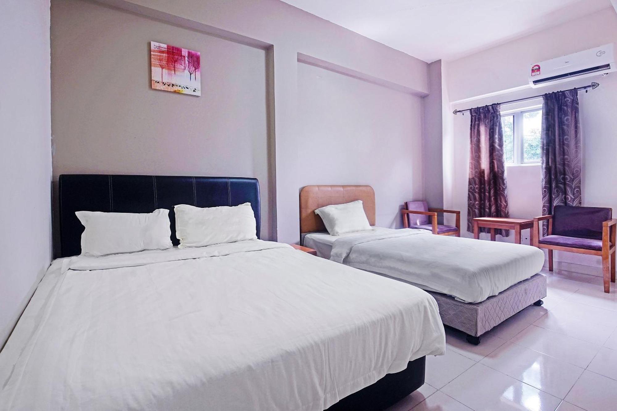 Hotel Night Queen Salak Tinggi Sepang Zewnętrze zdjęcie