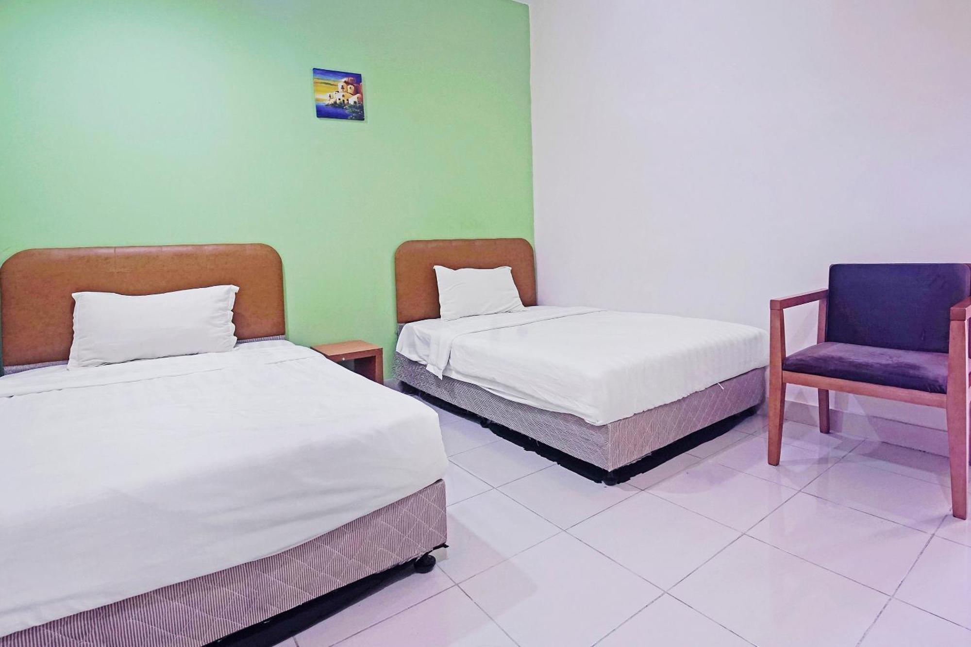 Hotel Night Queen Salak Tinggi Sepang Zewnętrze zdjęcie