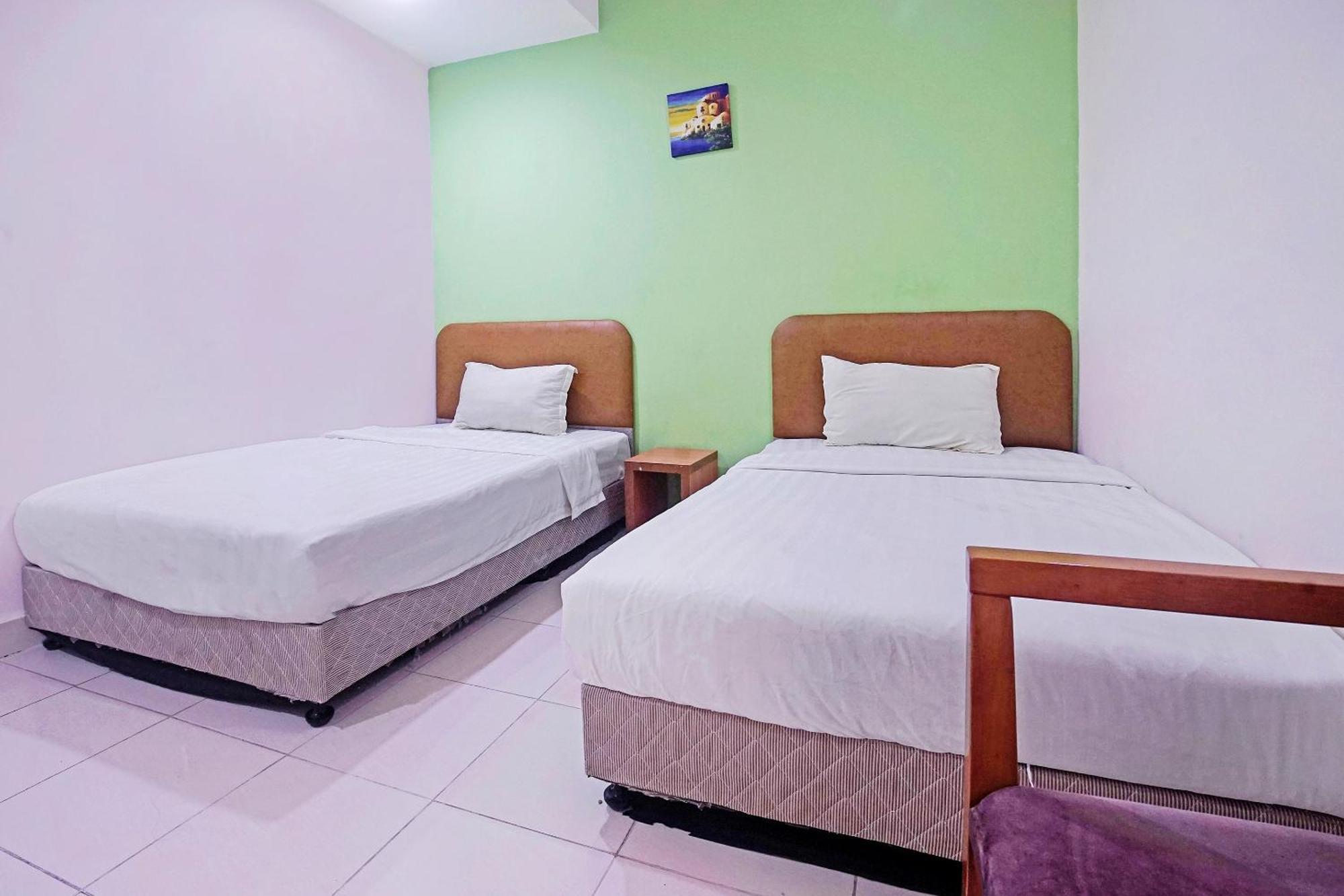 Hotel Night Queen Salak Tinggi Sepang Zewnętrze zdjęcie